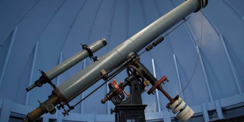 Refractor-Telescope-2